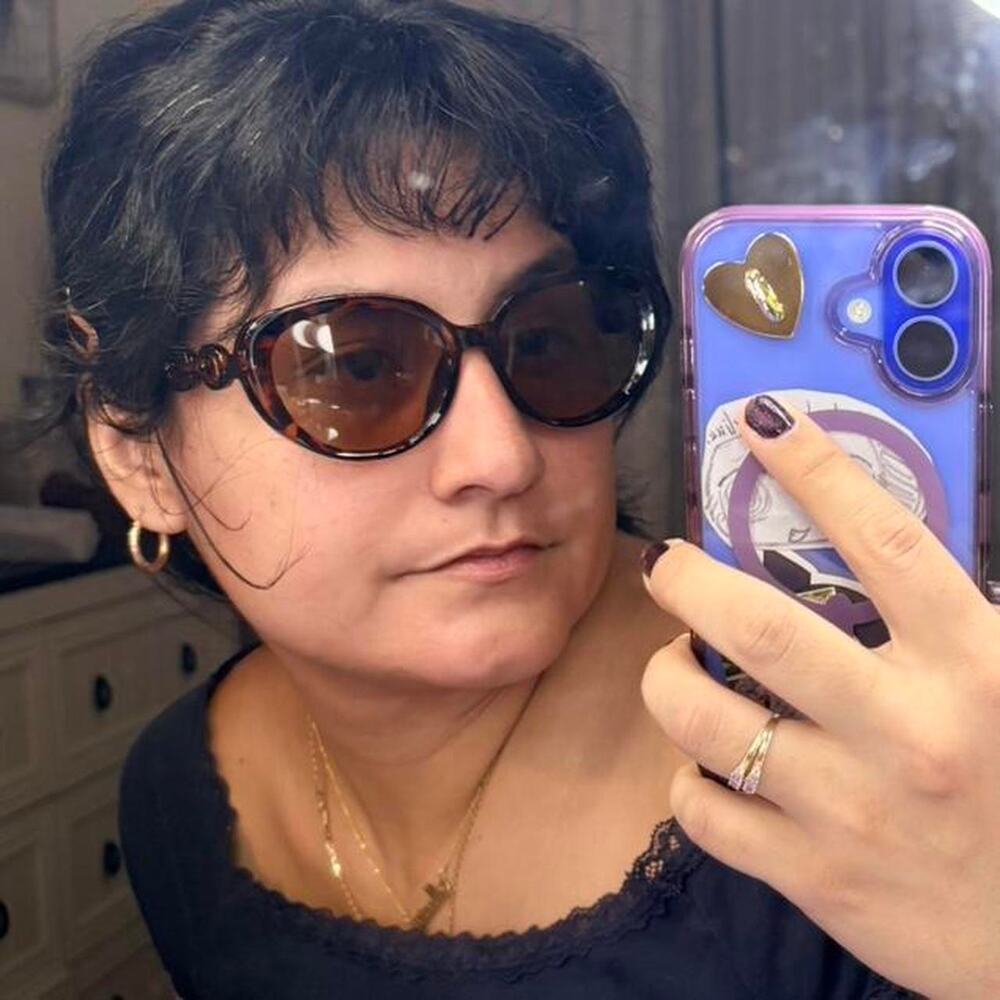 Women's brown tortoise shell sunglasses with oversized oval lenses - Picture 7 of 7